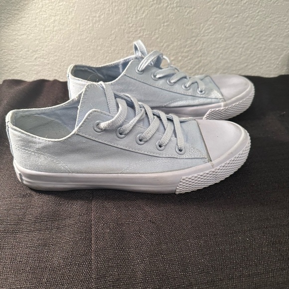 Women’s airwalk baby blue sneakers size 7.5 - Picture 2 of 5